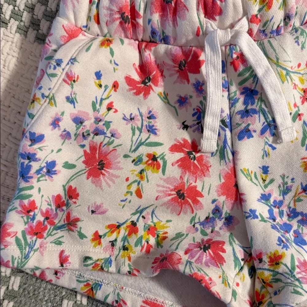 Girls GAP floral sweat shorts 🌸